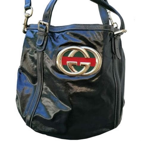 gucci modello britt hobo velluto con stampa a funghi